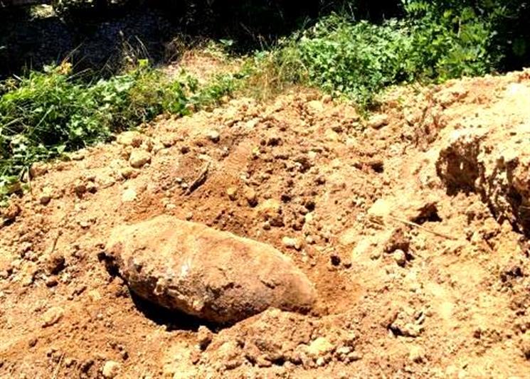 В Республике Крым взрывотехники ОМОНа Росгвардии обследовали 100-килограммовую авиабомбу времен Великой Отечественной войны 