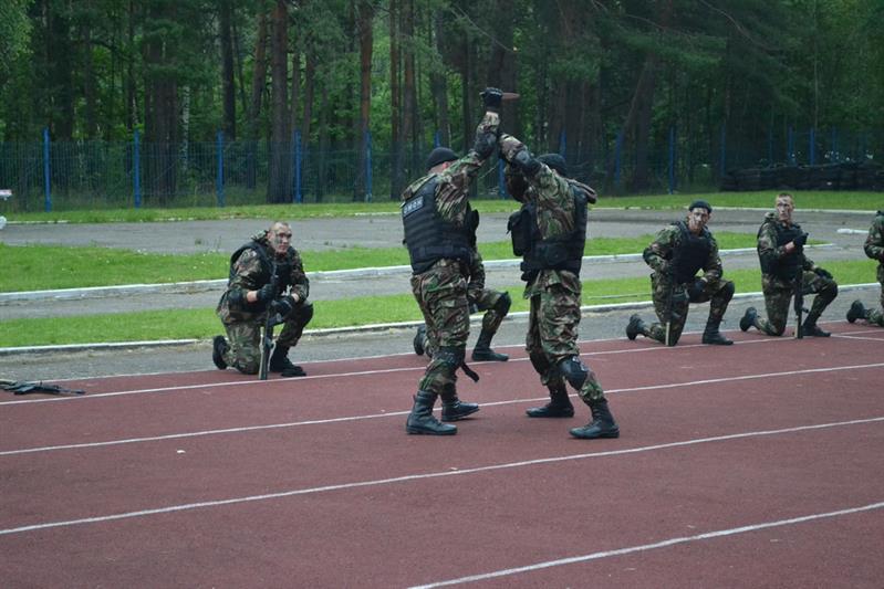 Сотрудники Управления Росвгардии по Калужской области провели семейный спортивный праздник «Папа, мама, я – спортивная семья!»