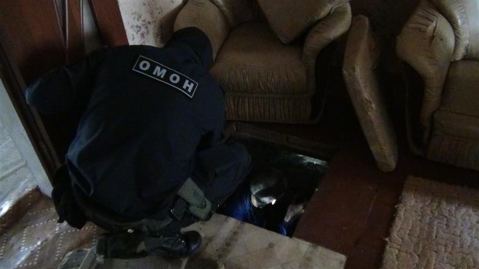 В Челябинской области при силовой поддержке ОМОНа Росгвардии задержаны подозреваемые в незаконном сбыте наркотических средств в особо крупном размере