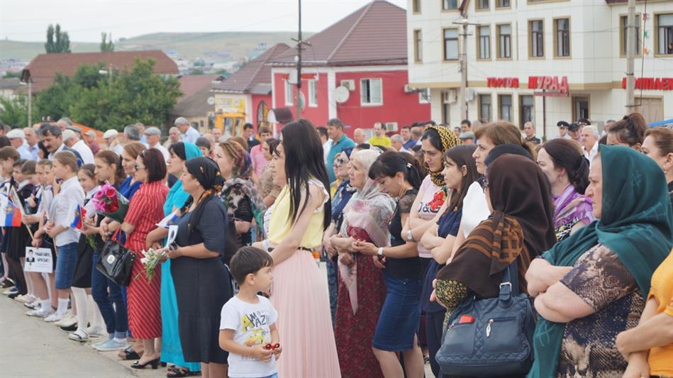 В Республике Дагестан проходят памятные мероприятия, посвященные сотруднику Росгвардии, Герою России Магомеду Нурбагандову и его брату, погибшим от рук вооруженных преступников 
