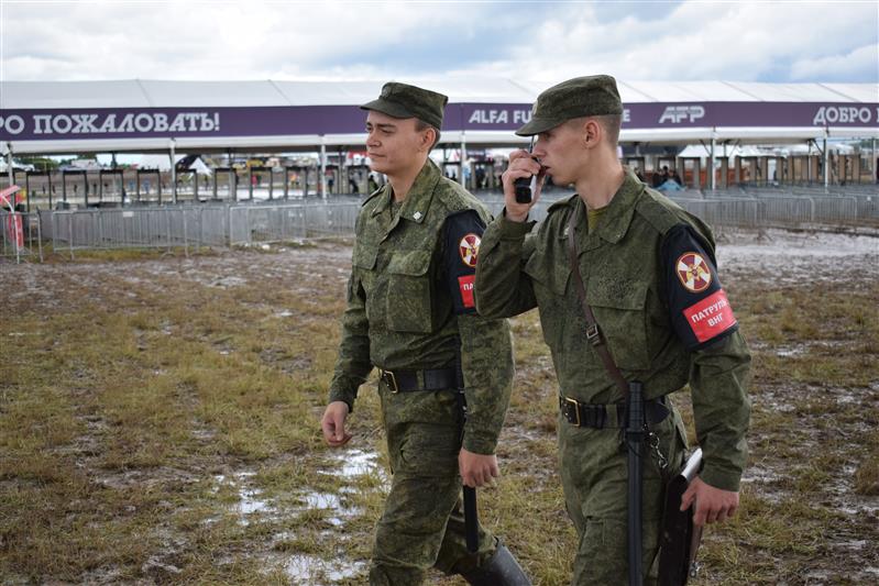 Военнослужащие и сотрудники Приволжского округа Росгвардии успешно выполнили задачи по охране общественного порядка в период проведения фестиваля электронной музыки Alfa Future People