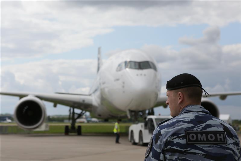 Росгвардия выполнила задачи по охране общественного порядка на Международном авиационно-космическом салоне «МАКС-2017»