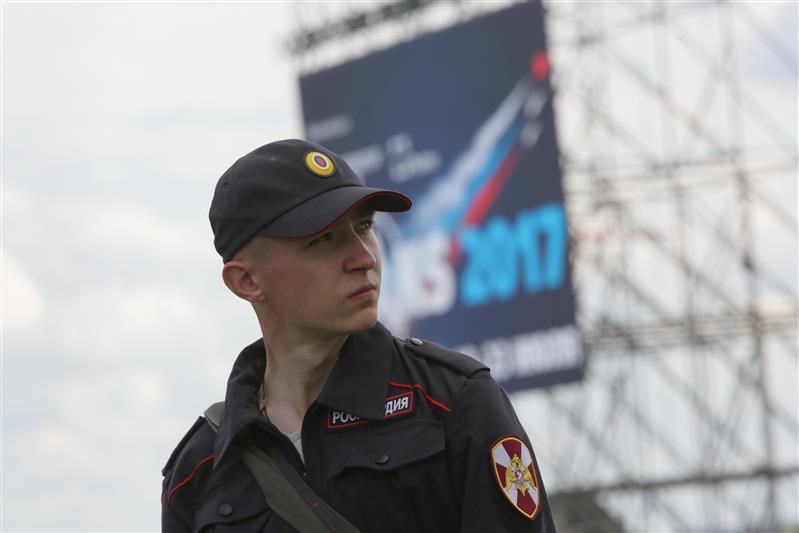 Росгвардия выполнила задачи по охране общественного порядка на Международном авиационно-космическом салоне «МАКС-2017»