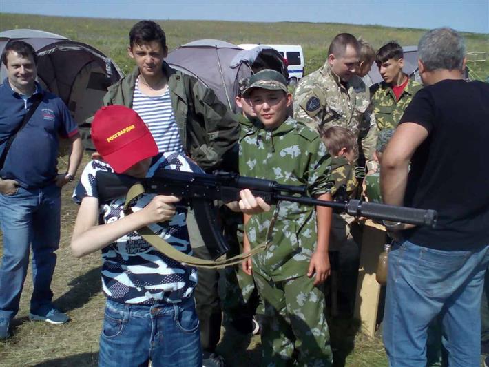 В Самарской области сотрудники СОБРа и ОМОНа Росгвардии провели  занятия для детей из военно-патриотических клубов