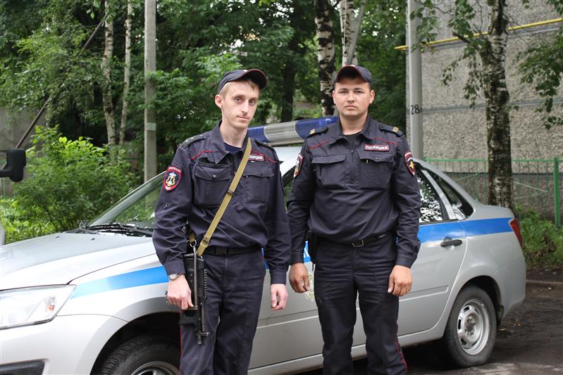 В г. Вологде сотрудники Росгвардии оказали помощь пострадавшему в ДТП 
