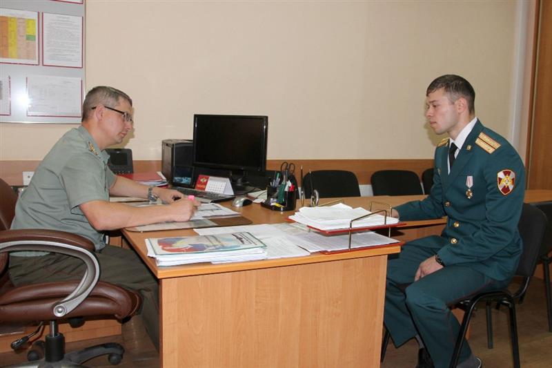 Новоиспеченные офицеры – выпускники военных вузов прибывают в Восточный округ войск национальной гвардии РФ для дальнейшего прохождения службы
