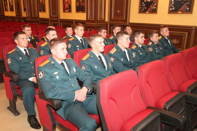 Новоиспеченные офицеры – выпускники военных вузов прибывают в Восточный округ войск национальной гвардии РФ для дальнейшего прохождения службы