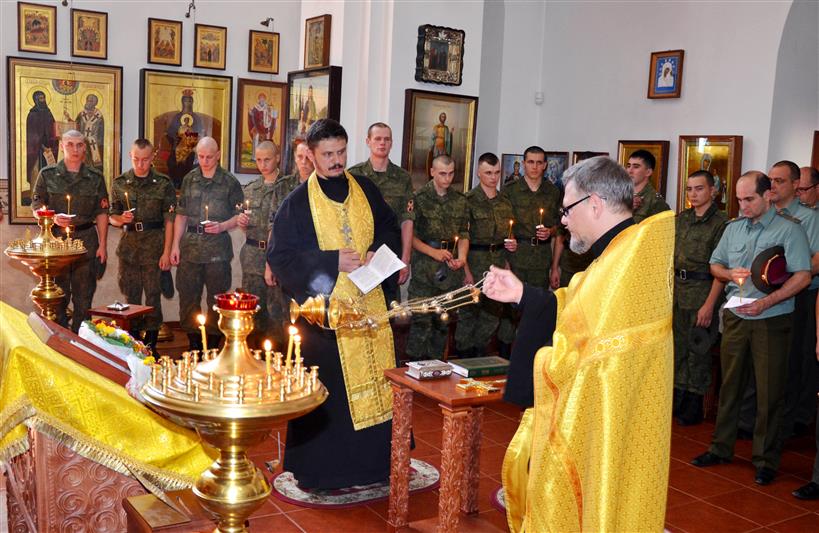 В г. Ростове-на-Дону военнослужащие Управления Северо-Кавказского округа Росгвардии приняли участие в праздничном богослужении в честь святого равноапостольного князя Владимира