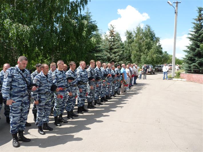 Сотрудники магнитогорского ОМОНа почтили память бойцов отряда, погибших при исполнении служебного долга