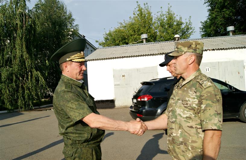 Командующий Приволжским округом проверил подразделения Росгвардии, дислоцирующиеся в Оренбургской области