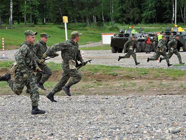Команда военнослужащих Сибирского округа Росгвардии стала призером всеармейского конкурса экипажей радиационной, химической, биологической разведки «Безопасная среда-2017»