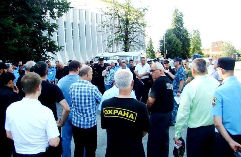 Во Владикавказе сотрудники Росгвардии провели занятия с руководителями и представителями 36 частных охранных предприятий