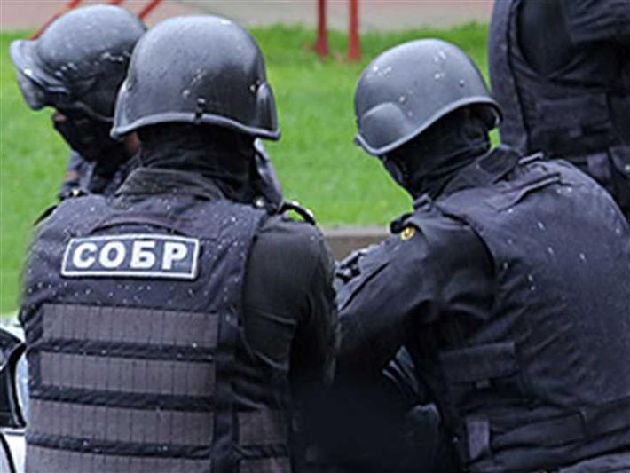 В г. Красноярске при силовой поддержке СОБРа Росгвардии задержаны граждане, подозреваемые в совершении грабежа