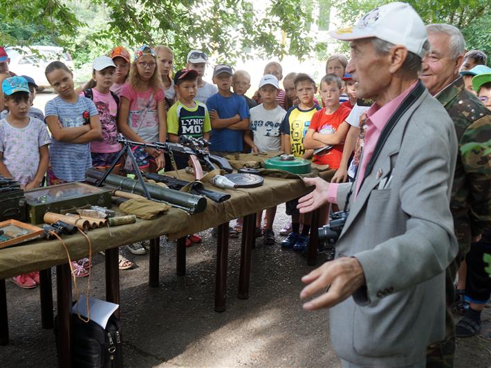В Иркутской области ветеран Росгвардии принял участие в организации и проведении военно-патриотического мероприятия для отдыхающих в санатории детей 