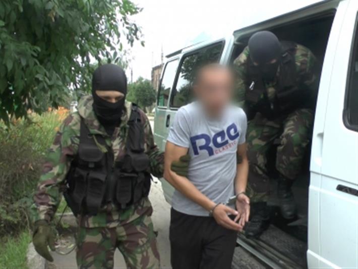 Сотрудники СОБРа Росгвардии задержали группу злоумышленников, совершивших серию краж в одном из городов Саратовской области