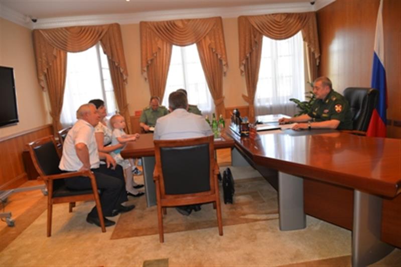 Командующий Уральским округом Росгвардии провел личный прием граждан 