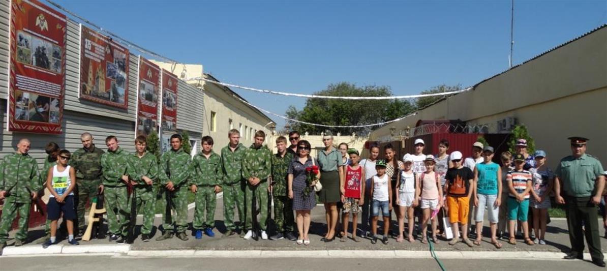Военнослужащие Северо-Кавказского округа Росгвардии провели экскурсию для воспитанников астраханского социально-реабилитационного центра