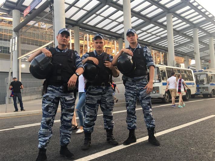 В Москве Росгвардия обеспечила охрану правопорядка во время футбольного матча