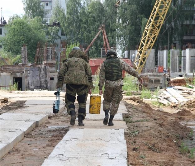 В Костроме взрывотехники ОМОНа обезвредили гранату, обнаруженную строителями