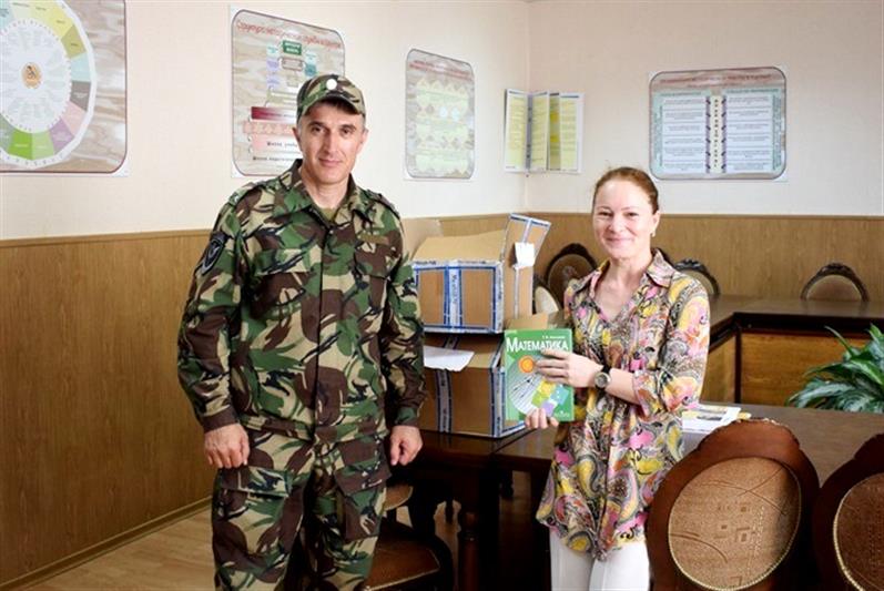 В Махачкале сотрудники Росгвардии провели благотворительную акцию «Чужих детей не бывает»