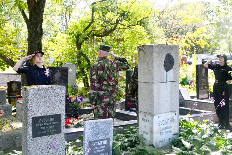 Во Владивостоке сотрудники Росгвардии совместно с полицейскими приняли участие в церемонии открытия часовни 