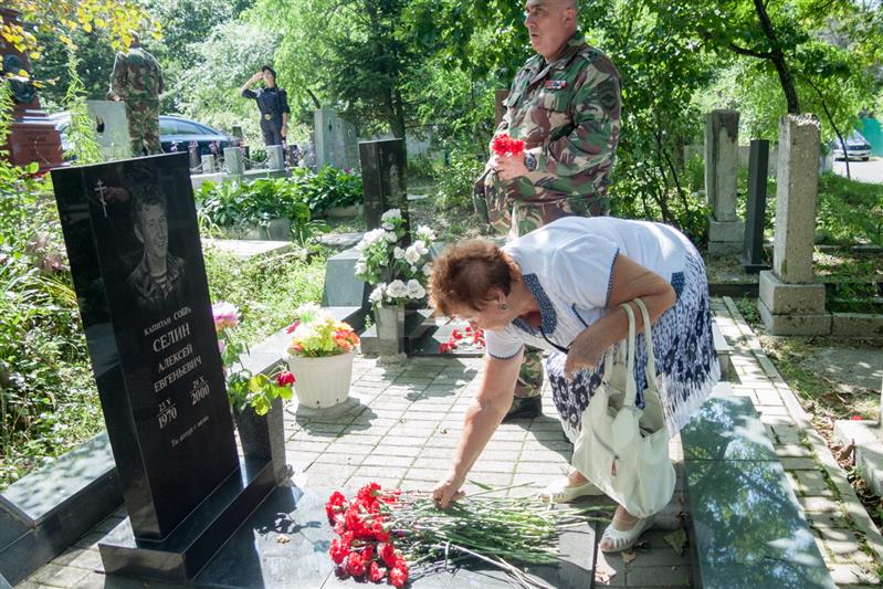 Во Владивостоке сотрудники Росгвардии совместно с полицейскими приняли участие в церемонии открытия часовни 