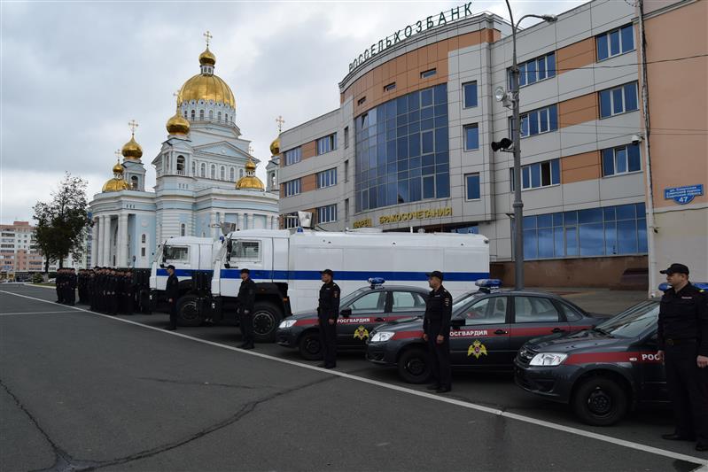 В Саранске состоялся торжественный гарнизонный развод сотрудников Росгвардии