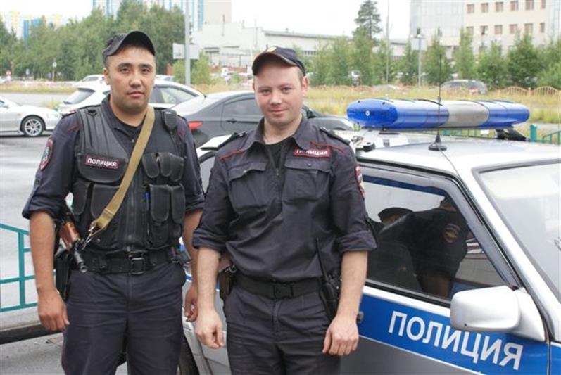 В Ханты-Мансийском автономном округе сотрудники Росгвардии задержали граждан, подозреваемых в совершении грабежа и кражи