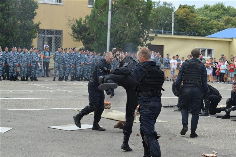 В ставропольском ОМОНе Росгвардии отметили 25-летие со дня сформирования подразделения
