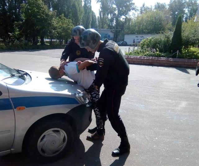В Нижнем Новгороде сотрудники Росгвардии задержали гражданина, совершившего уличный грабеж