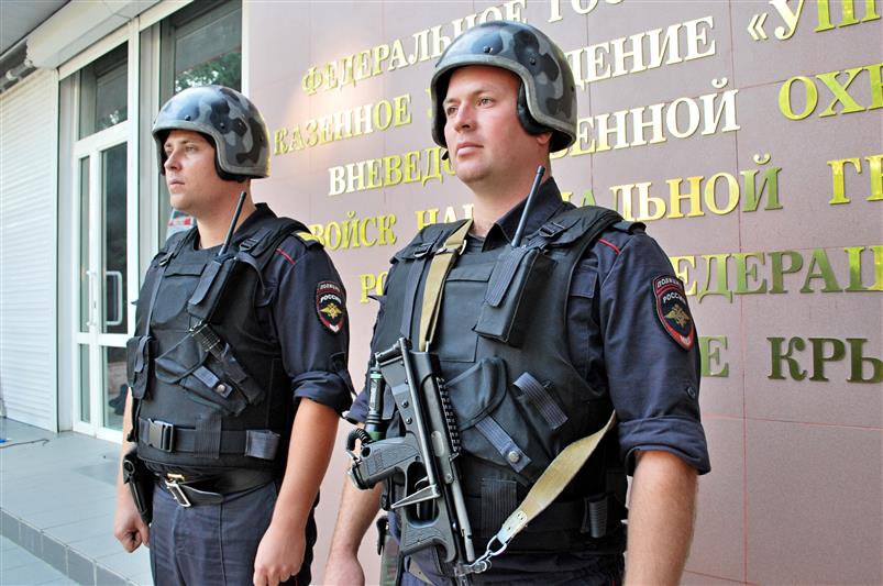 В Республике Крым сотрудники Росгвардии задержали гражданина, подозреваемого в совершении кражи из студии звукозаписи
