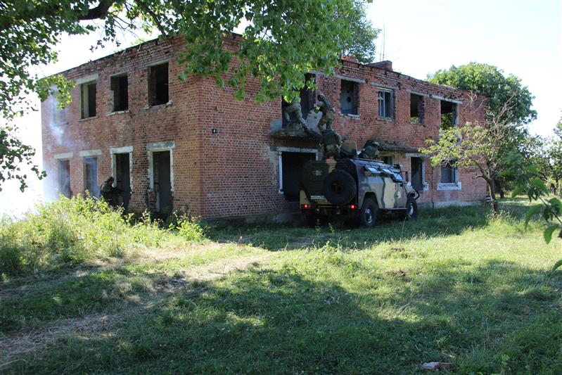 В Краснодарском крае сотрудники Росгвардии приняли участие в совместном с представителями МВД и ФСБ тактико-специальном учении «Пункт-2017» 