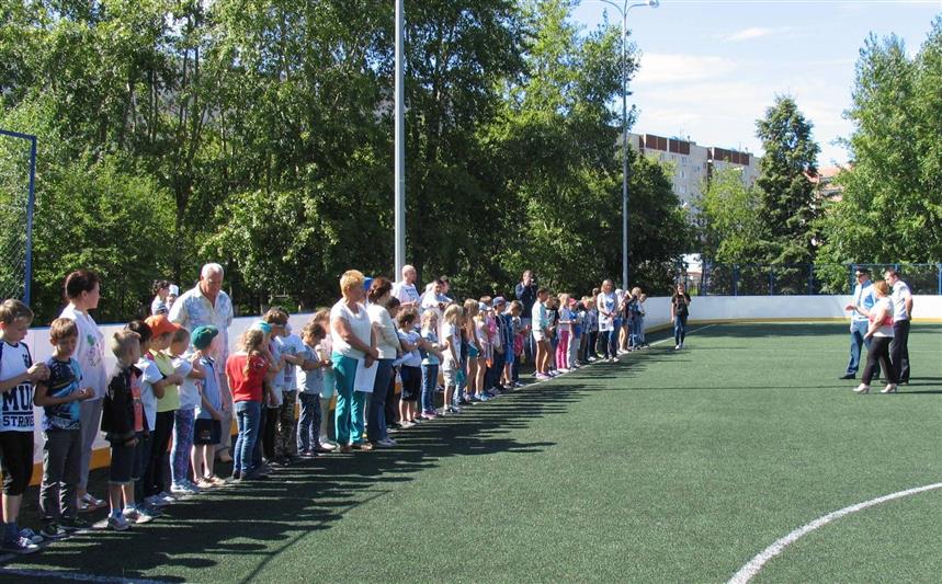 В Тюмени сотрудники Росгвардии и МЧС провели совместные учения по эвакуации школьников