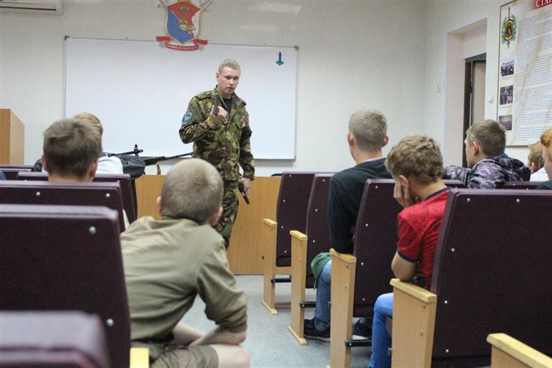 Сотрудники вологодского ОМОНа приняли участие в проведении патриотического проекта «Неделя в армии»