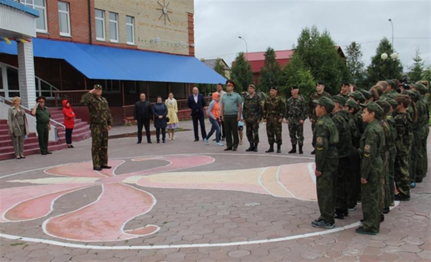 В Ханты-Мансийске торжественно открылась первая смена детского военно-патриотического лагеря «Юный росгвардеец»