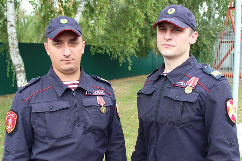 В Ростове-на-Дону военнослужащие и сотрудники Росгвардии награждены медалями "За отвагу на пожаре"