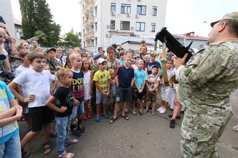 В Сочи сотрудники Росгвардии провели военно-патриотическое мероприятие