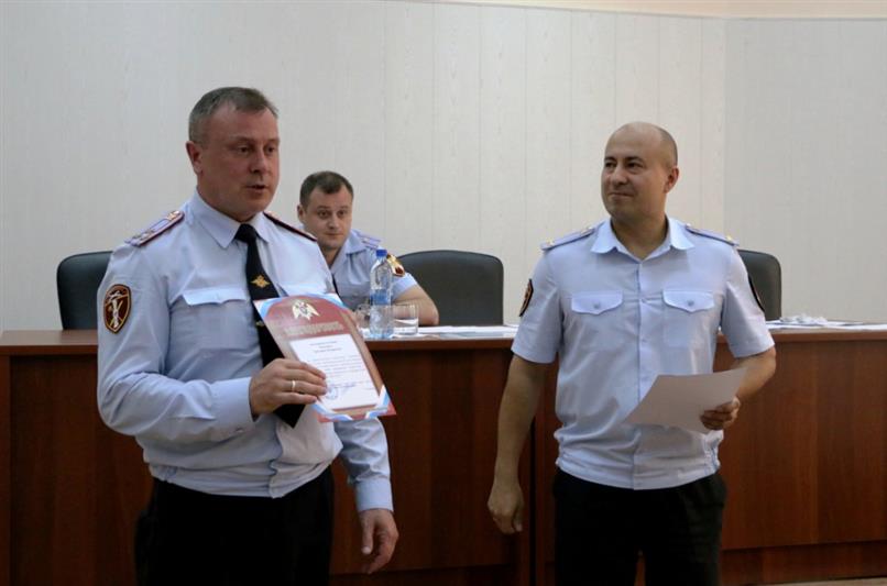 В Санкт-Петербурге награждены инспекторы лицензионно-разрешительной работы, отличившиеся при проведении крупных международных мероприятий 