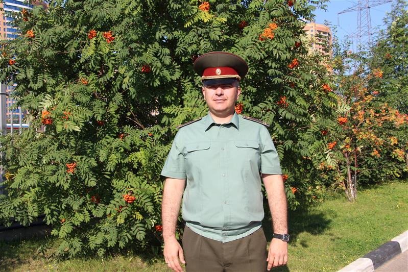 Сотрудник Главного управления Росгвардии по Московской области оказал помощь пострадавшему в ДТП пешеходу