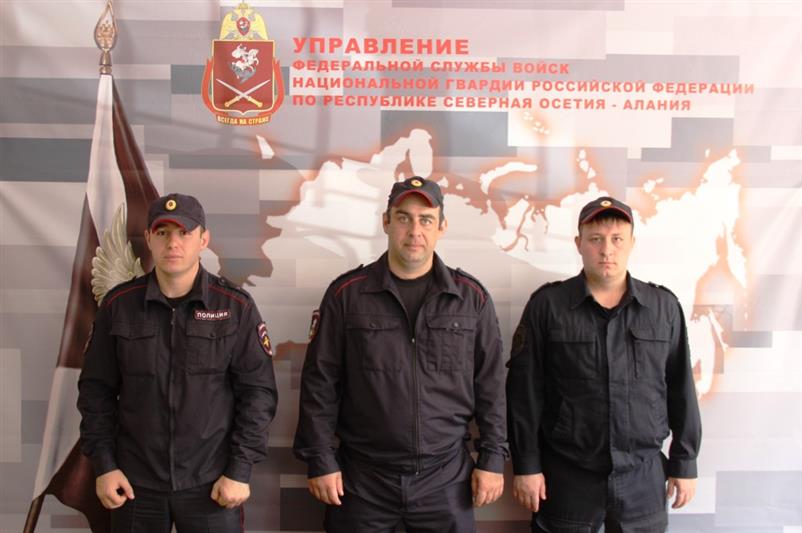 Во Владикавказе сотрудники Росгвардии оказали помощь пострадавшему подростку