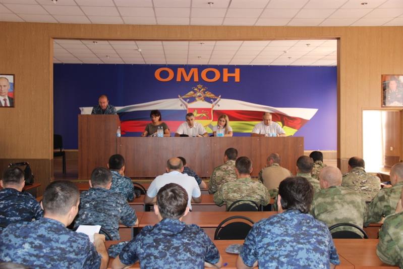В г. Владикавказе сотрудникам Росгвардии в рамках служебной подготовки прочитали лекцию о разновидностях наркотических и психотропных веществ