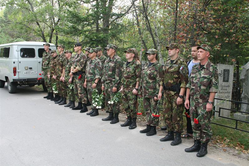 В Хабаровске сотрудники ОМОНа Росгвардии почтили память бойца отряда, погибшего при исполнении служебного долга