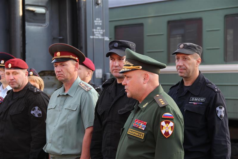 Командующий Северо-Западным округом Росгвардии встретил сотрудников петрозаводского ОМОНа, которые вернулись из длительной служебной командировки