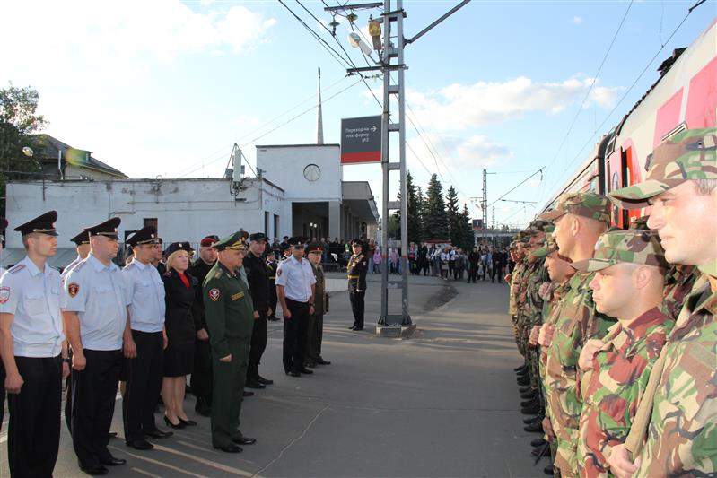 Командующий Северо-Западным округом Росгвардии встретил сотрудников петрозаводского ОМОНа, которые вернулись из длительной служебной командировки