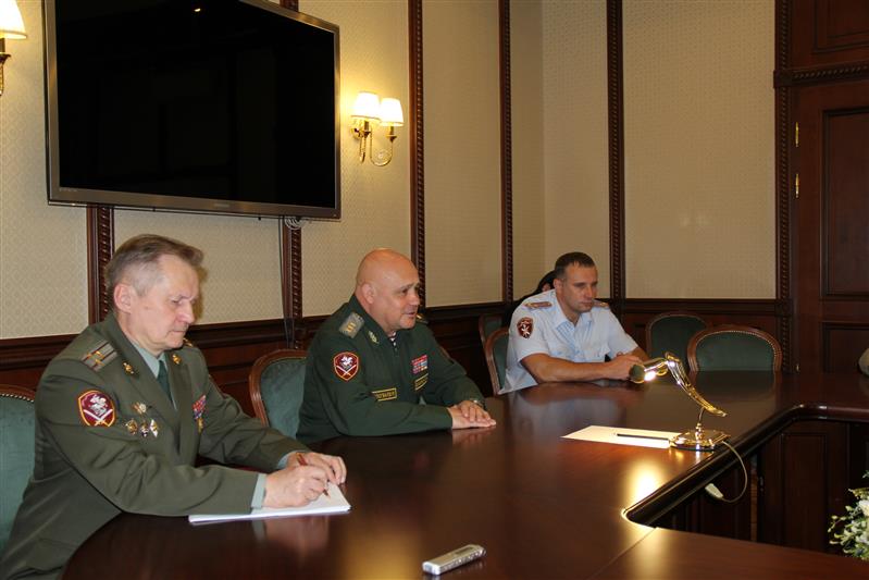 Командующий Северо-Западным округом встретился с руководителем Республики Карелия 