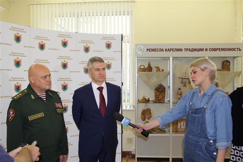 Командующий Северо-Западным округом встретился с руководителем Республики Карелия 