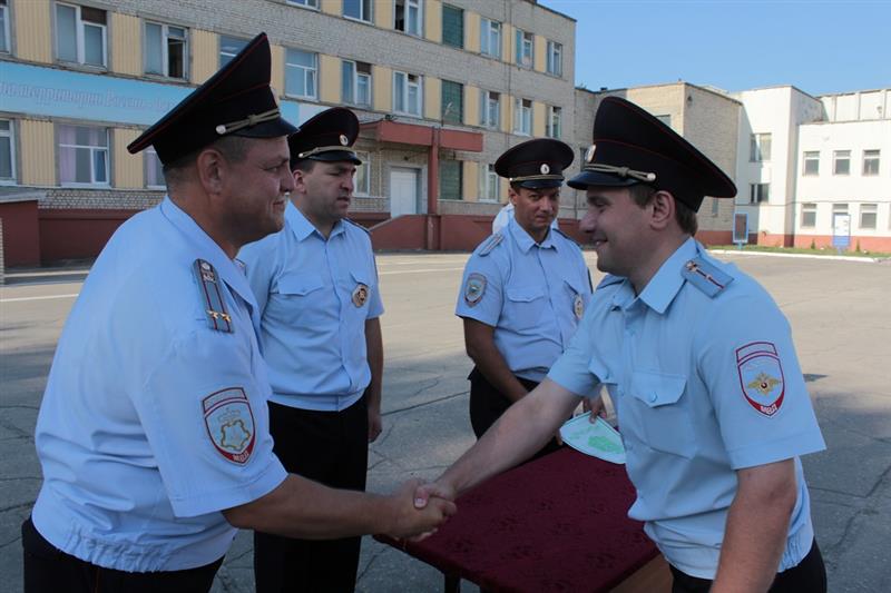 В Саратове состоялся выпуск сотрудников Росгвардии, прошедших обучение в Центре профессиональной подготовки МВД
