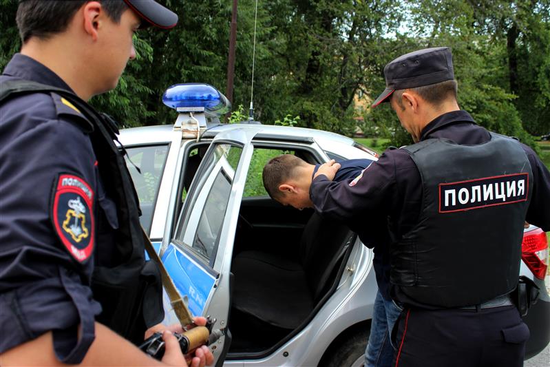 В Челябинской области сотрудники Росгвардии задержали граждан, подозреваемых в угоне автомобиля