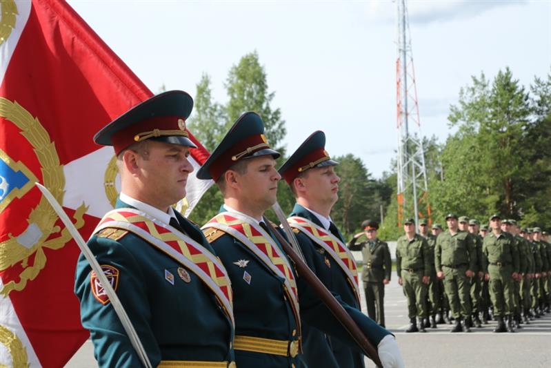 Командующий Северо-Западным округом Росгвардии представил военнослужащим лемболовского Центра подготовки личного состава нового командира 