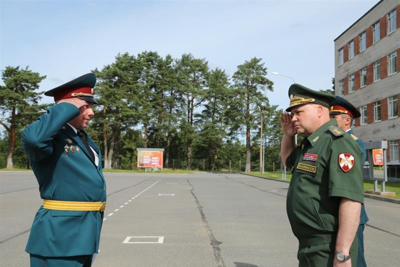 Командующий Северо-Западным округом Росгвардии представил военнослужащим лемболовского Центра подготовки личного состава нового командира 